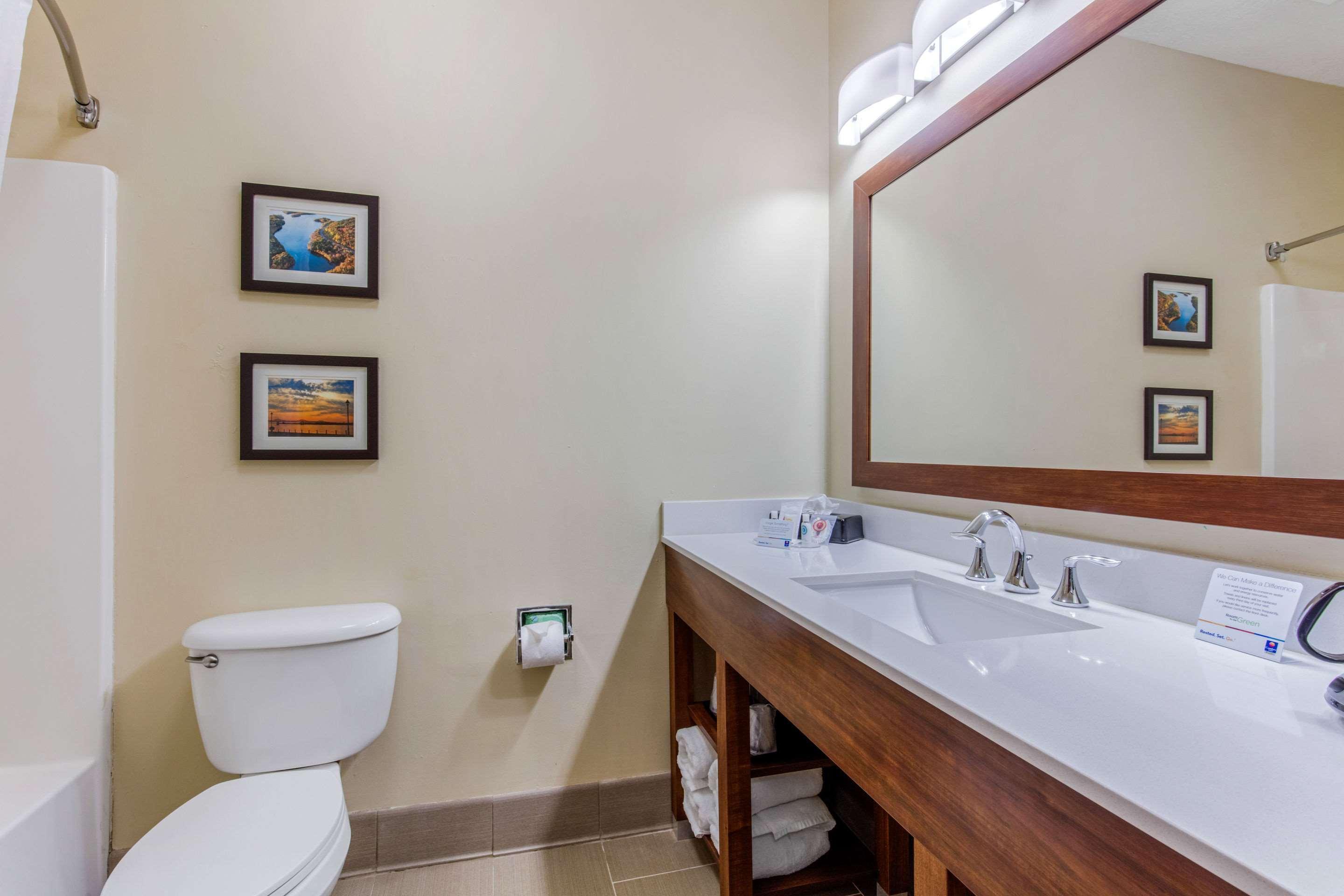 Comfort Inn & Suites McComb Esterno foto