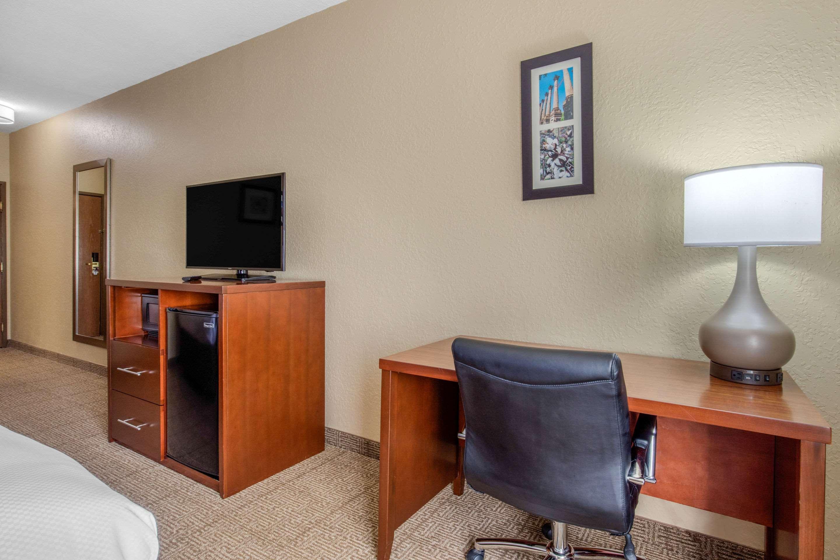 Comfort Inn & Suites McComb Esterno foto