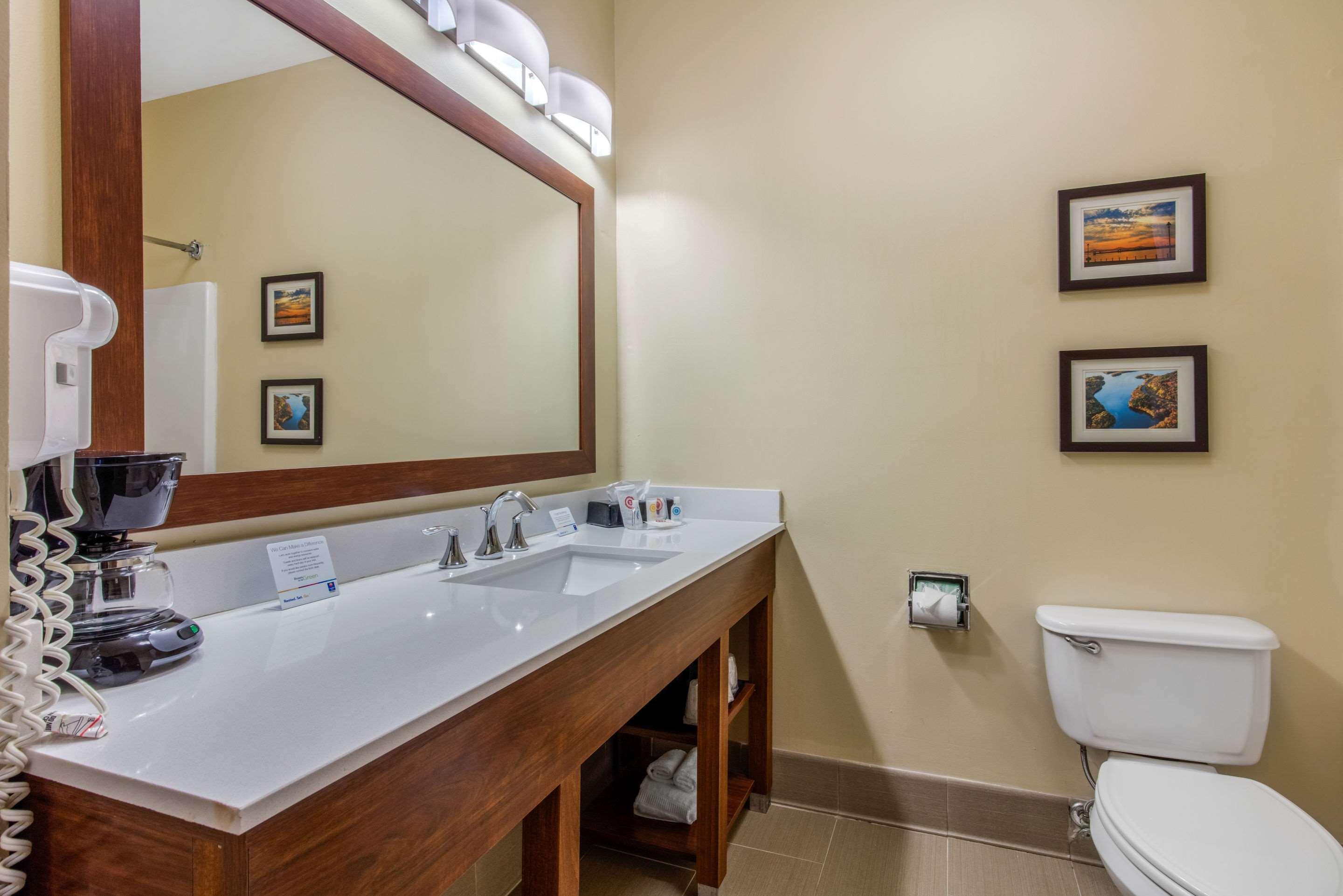 Comfort Inn & Suites McComb Esterno foto