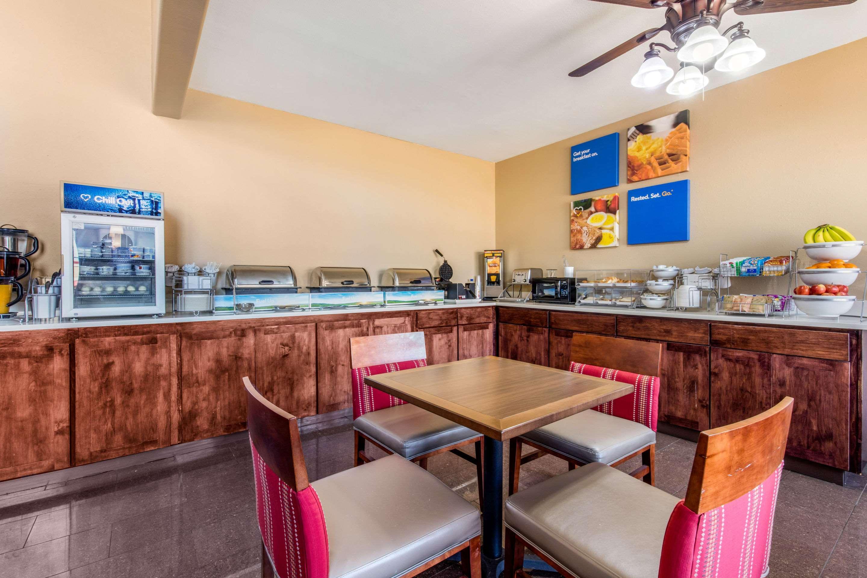 Comfort Inn & Suites McComb Esterno foto